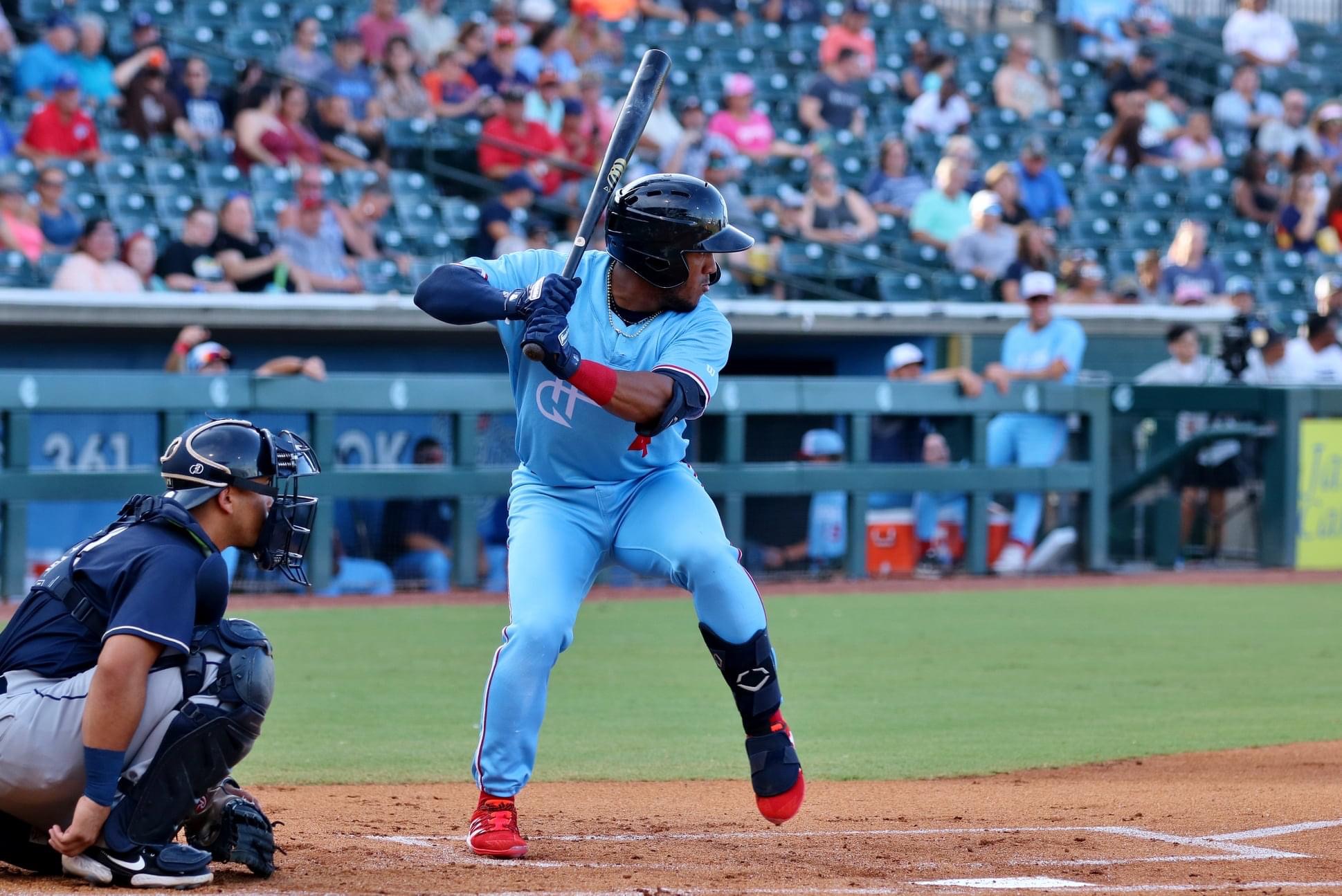 Astros sign J.C. Correa, brother of Carlos, as undrafted free